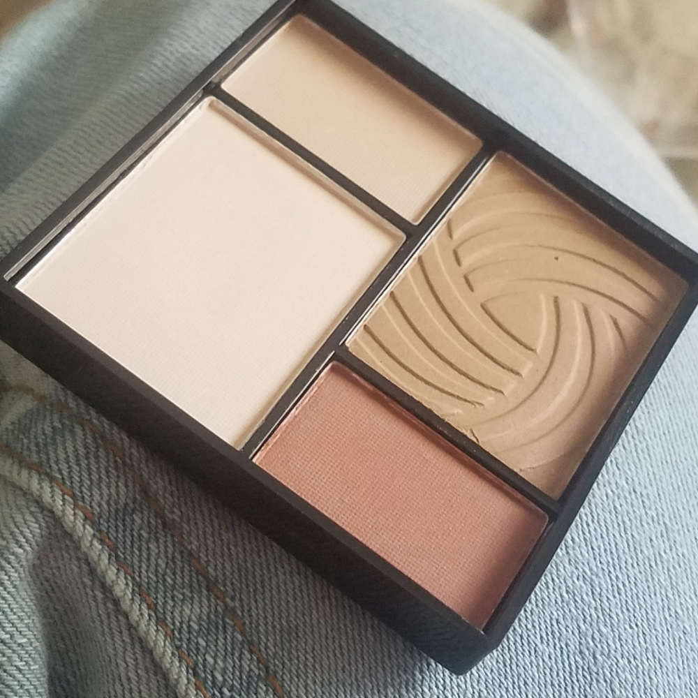 NWT The Color Workshop Contour Powder